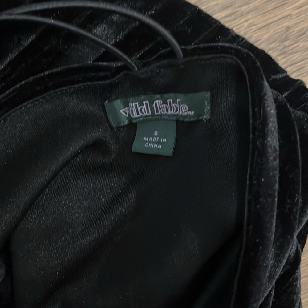 Black top bundle - Picture 4 of 8